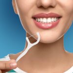 DENTAL FLOSS BENANG PEMBERSIH SELA GIGI (isi 50)